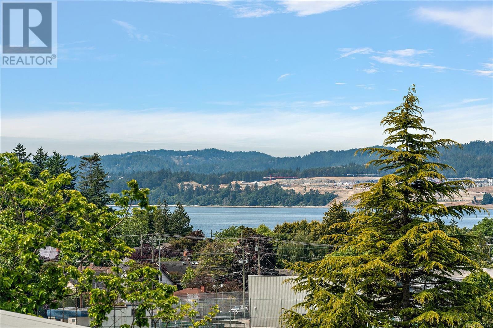 ESQUIMALT, British Columbia, V9A 6A1, CA, 2 Bedrooms Bedrooms, ,3 BathroomsBathrooms,Residential,For Sale,1875293