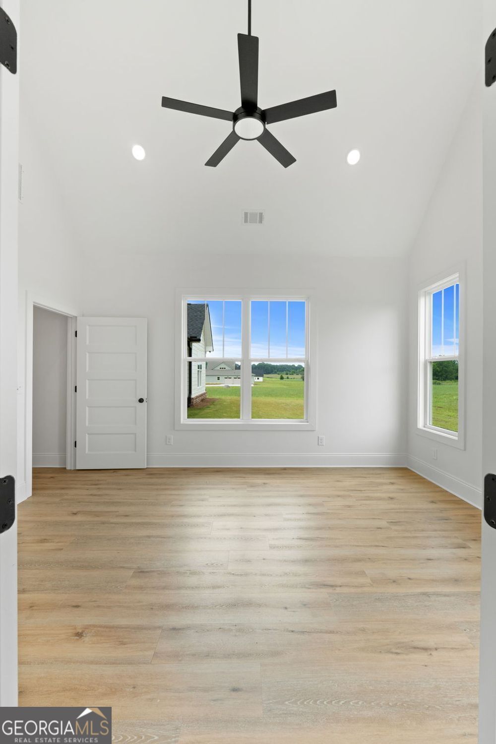 Barnesville, Georgia, 30204, United States, 4 Bedrooms Bedrooms, ,4 BathroomsBathrooms,Residential,For Sale,1859101