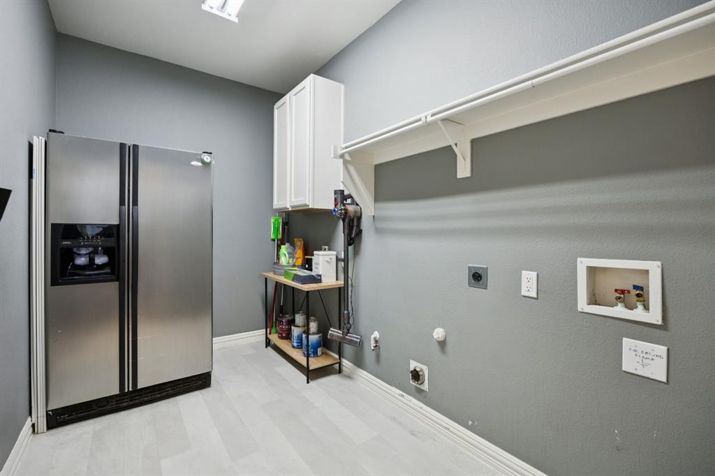 Rockwall, Texas, 75087, United States, 5 Bedrooms Bedrooms, ,4 BathroomsBathrooms,Residential,For Sale,1924975