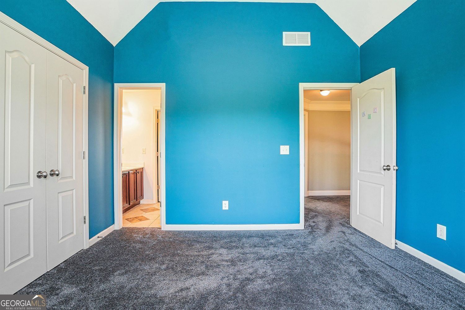 Snellville, Georgia, 30039, United States, 4 Bedrooms Bedrooms, ,5 BathroomsBathrooms,Residential,For Sale,1905137