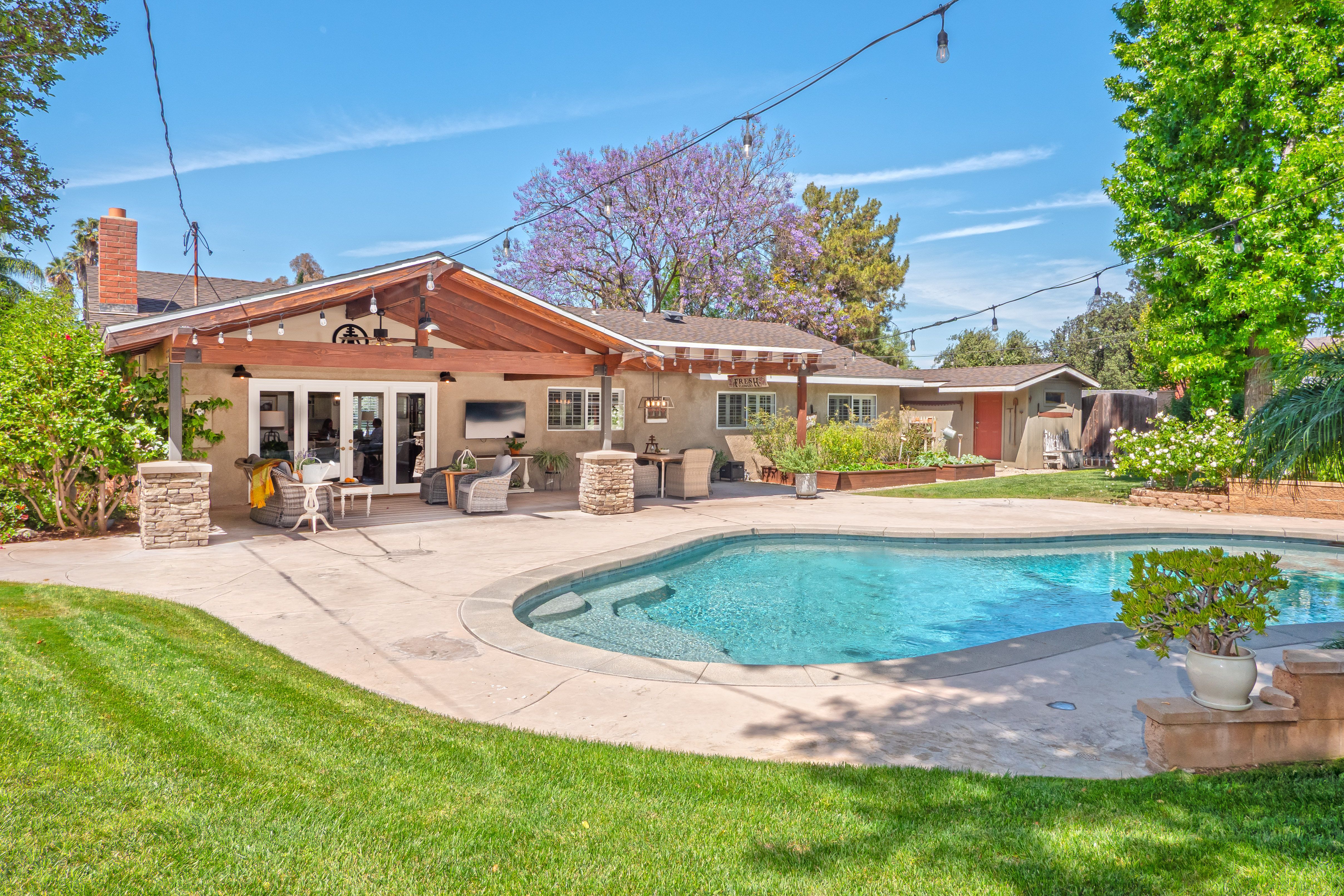  2372 Shadow Hill Drive, Riverside, CA 92506 - 物件實景