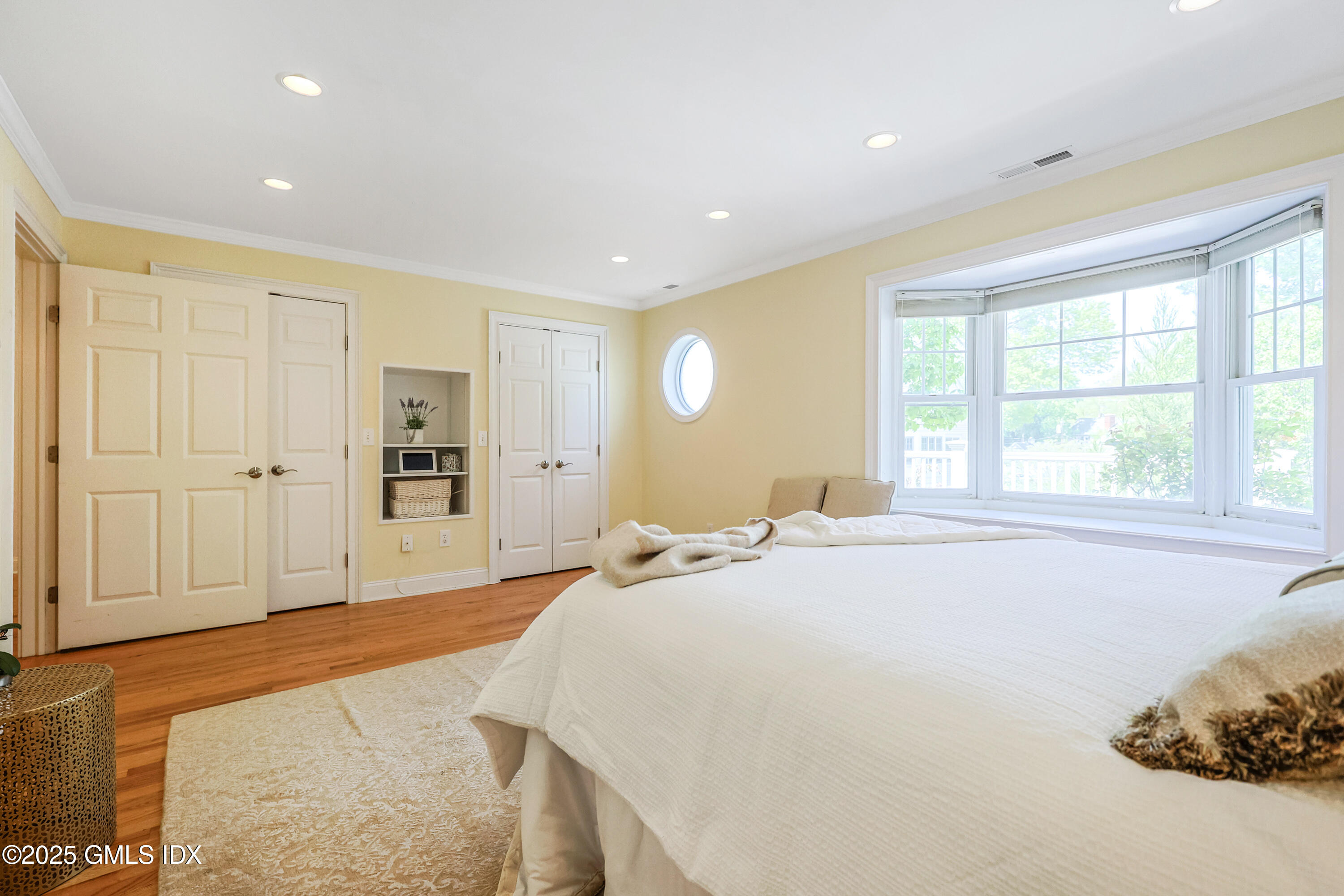 Old Greenwich, Connecticut, 06870, United States, 4 Bedrooms Bedrooms, ,5 BathroomsBathrooms,Residential,For Sale,1821609