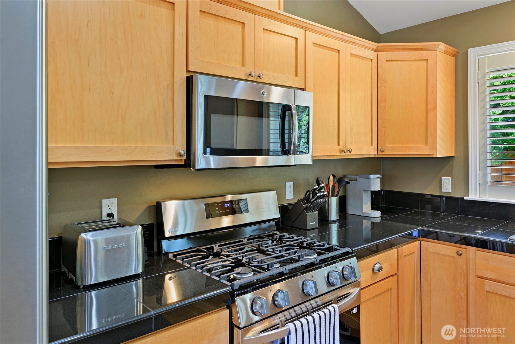 Bremerton, Washington, 98311, United States, 3 Bedrooms Bedrooms, ,1 BathroomBathrooms,Residential,For Sale,1848979