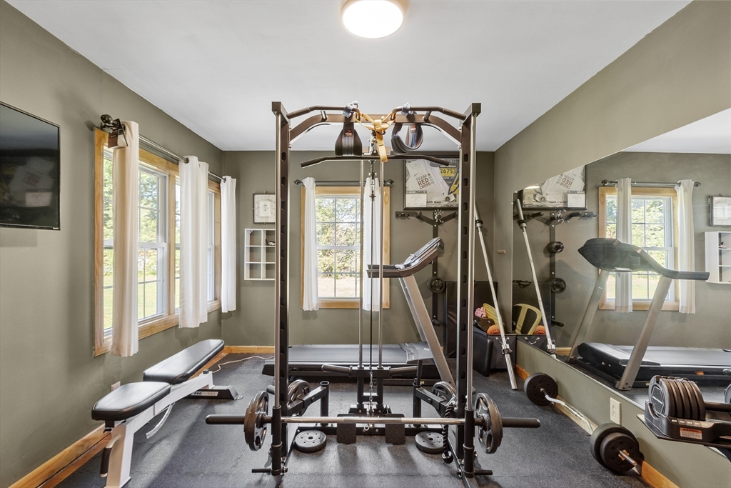 Framingham, Massachusetts, 01701, United States, 4 Bedrooms Bedrooms, ,3 BathroomsBathrooms,Residential,For Sale,1939196