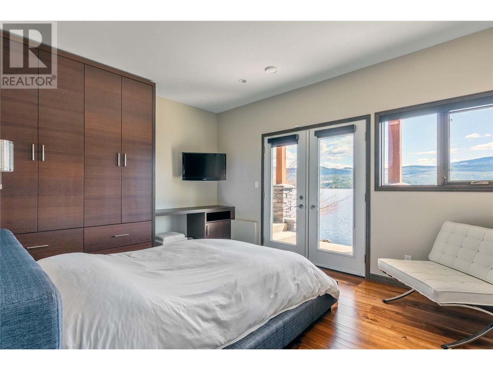 ANGLEMONT, British Columbia, V0E 1M8, CA, 5 Bedrooms Bedrooms, ,4 BathroomsBathrooms,Residential,For Sale,1838745