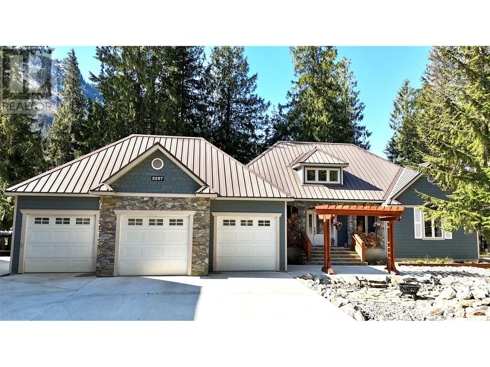REVELSTOKE, British Columbia, V0E 2S0, CA, 4 Bedrooms Bedrooms, ,3 BathroomsBathrooms,Residential,For Sale,1838375