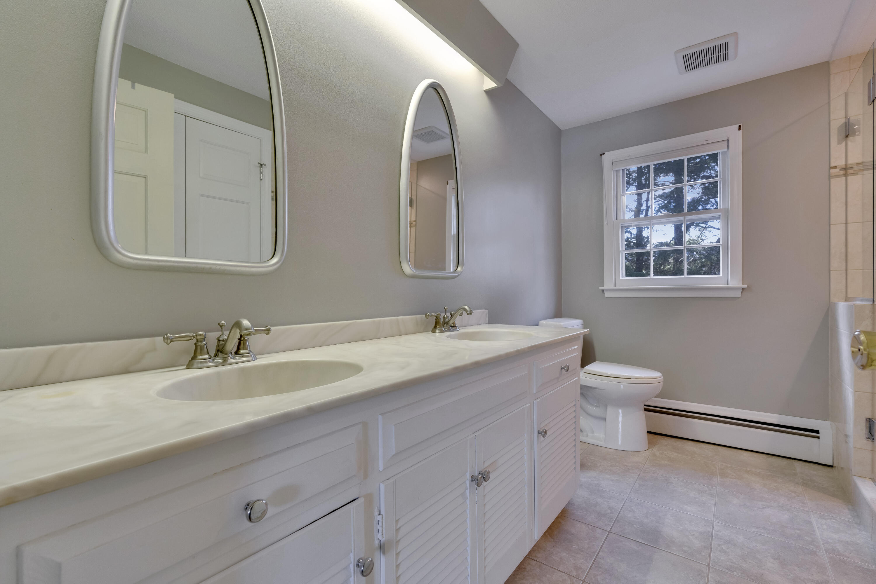 Biddeford, Maine, 04005, United States, 4 Bedrooms Bedrooms, ,2 BathroomsBathrooms,Residential,For Sale,1998354