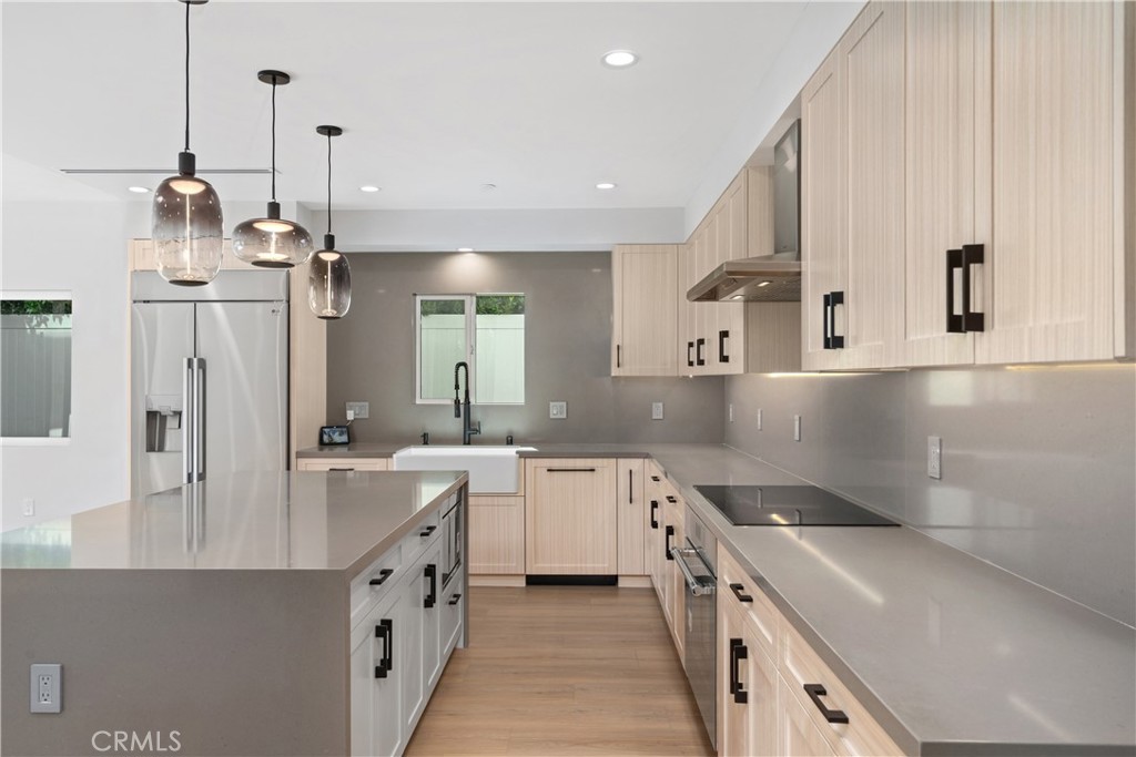 Encino, California, 91316, United States, 4 Bedrooms Bedrooms, ,3 BathroomsBathrooms,Residential,For Sale,1906863