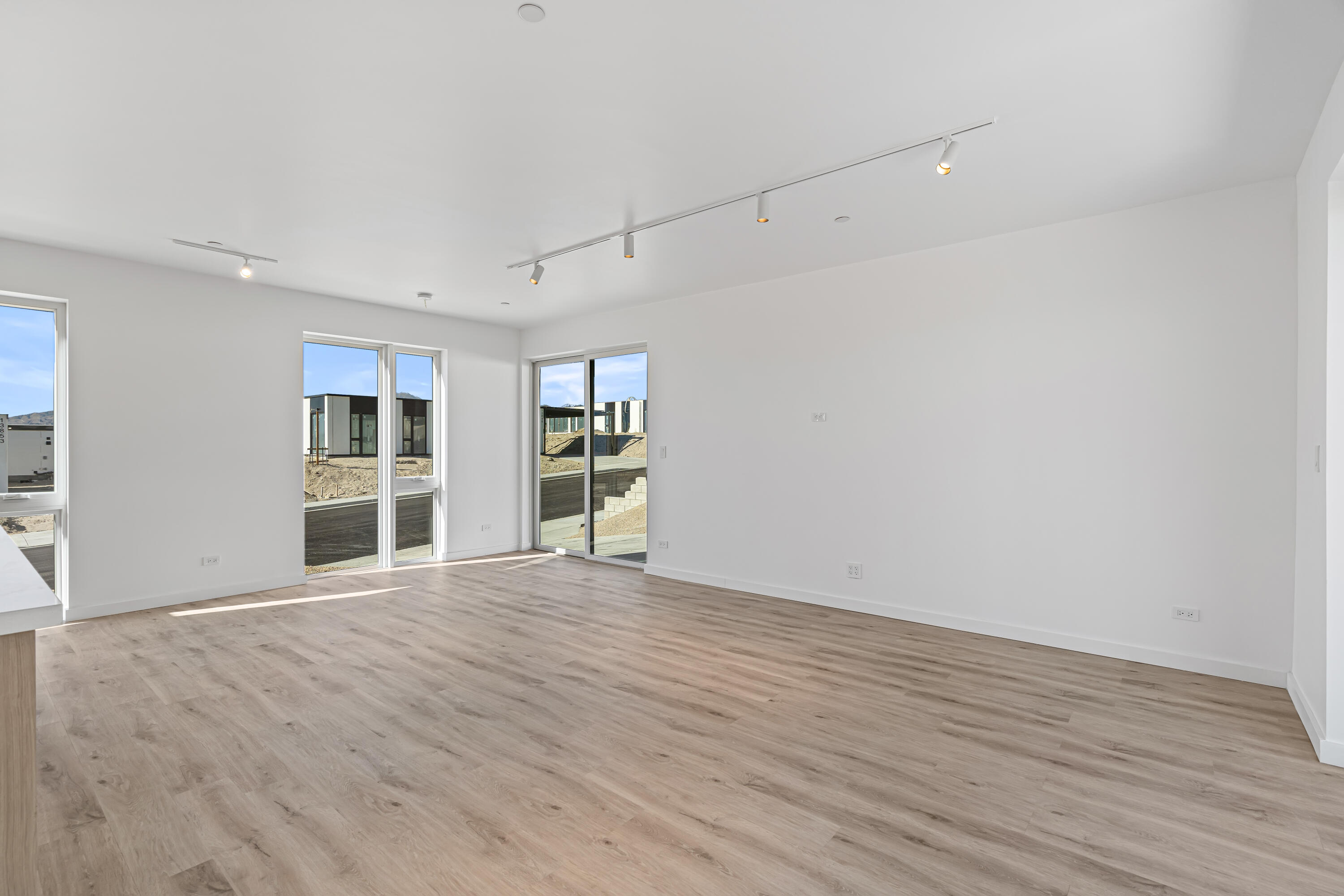 Desert Hot Springs, California, 92240, United States, 4 Bedrooms Bedrooms, ,Residential,For Sale,1998852