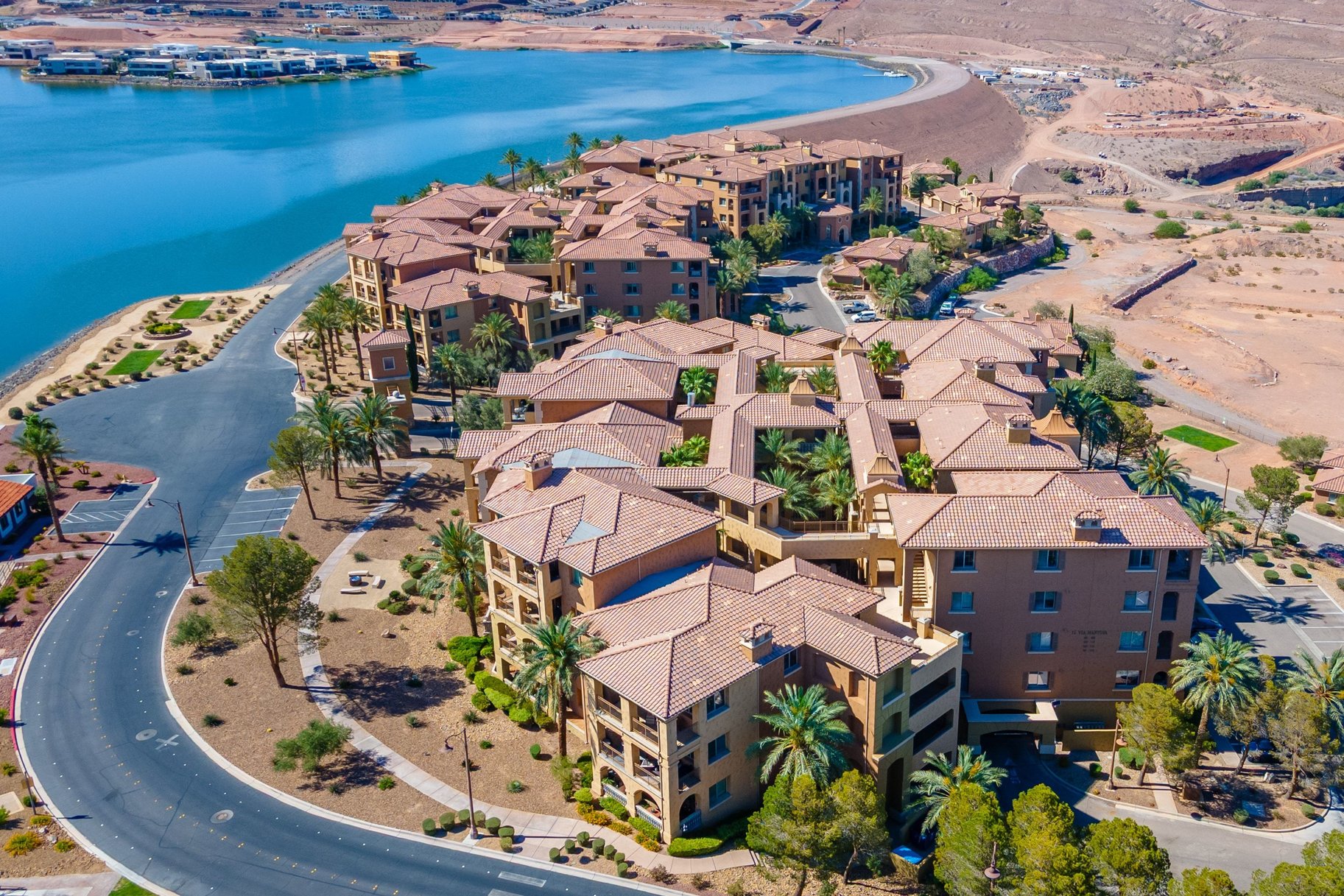  Lake Las Vegas Furnished 3 Beds, 3 Bath With Den Penthouse & Lake Views - 物件實景