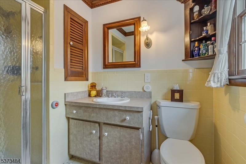 West Milford Twp., New Jersey, 07480-1601, United States, 4 Bedrooms Bedrooms, ,3 BathroomsBathrooms,Residential,For Sale,1928755