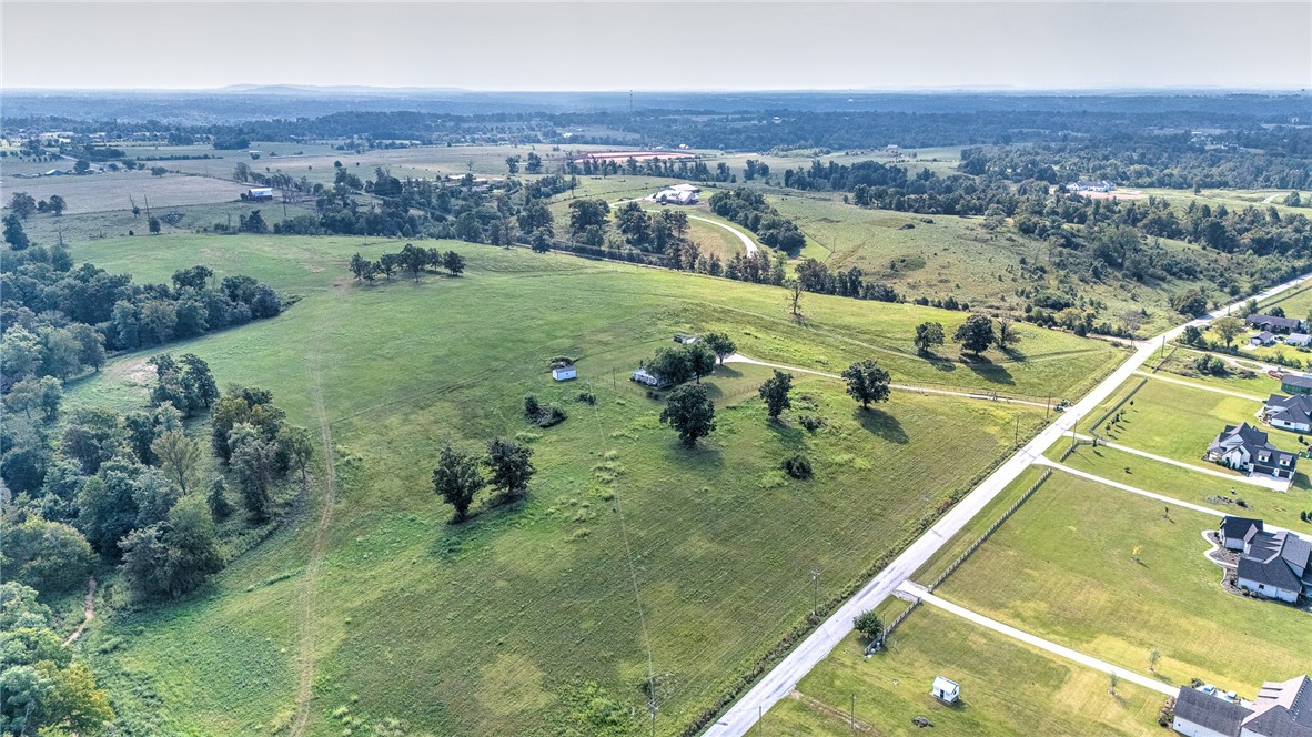 Bentonville, Arkansas, 72713, United States, 4 Bedrooms Bedrooms, ,2 BathroomsBathrooms,Residential,For Sale,1947992