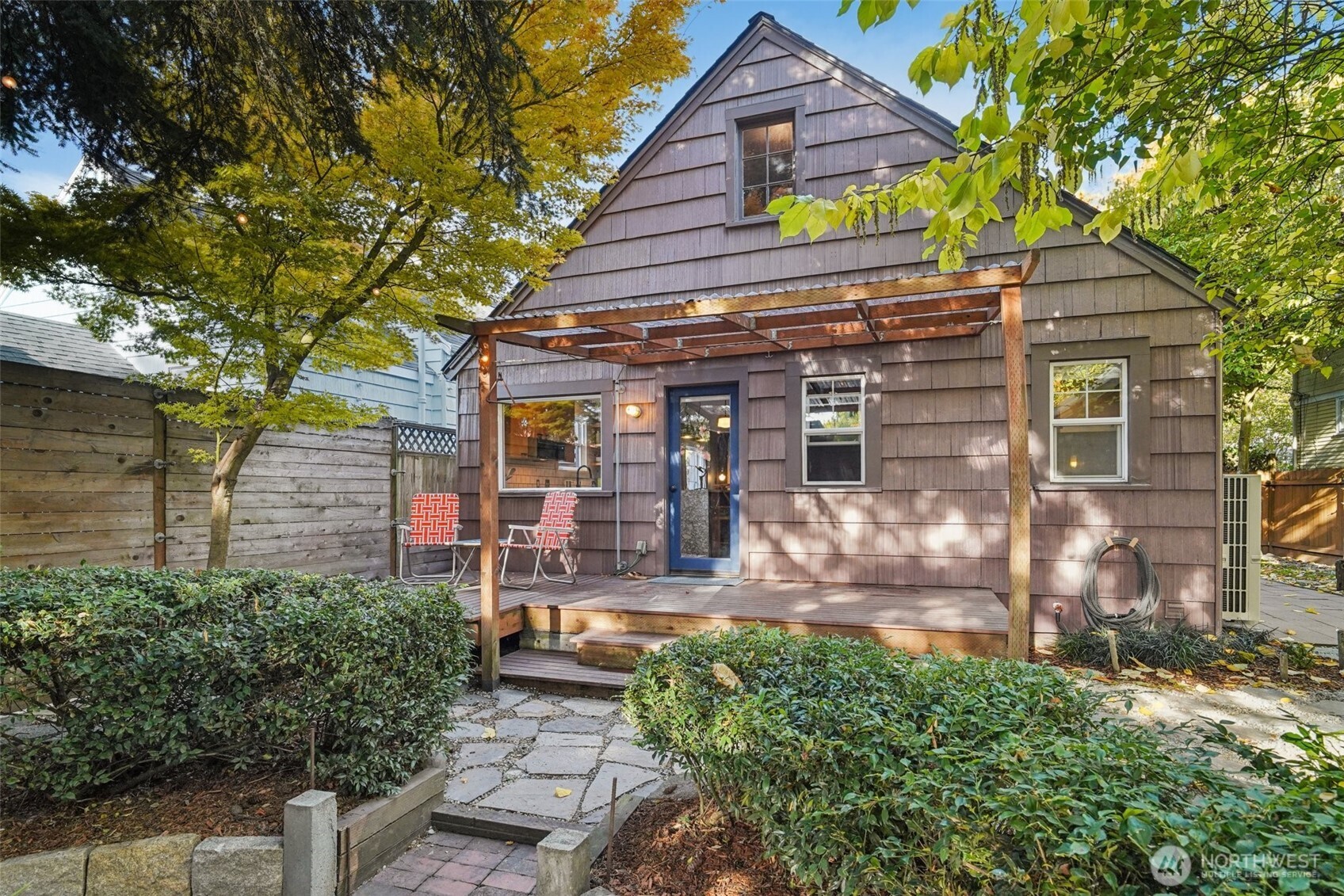 Seattle, Washington, 98108, United States, 3 Bedrooms Bedrooms, ,1 BathroomBathrooms,Residential,For Sale,1979331