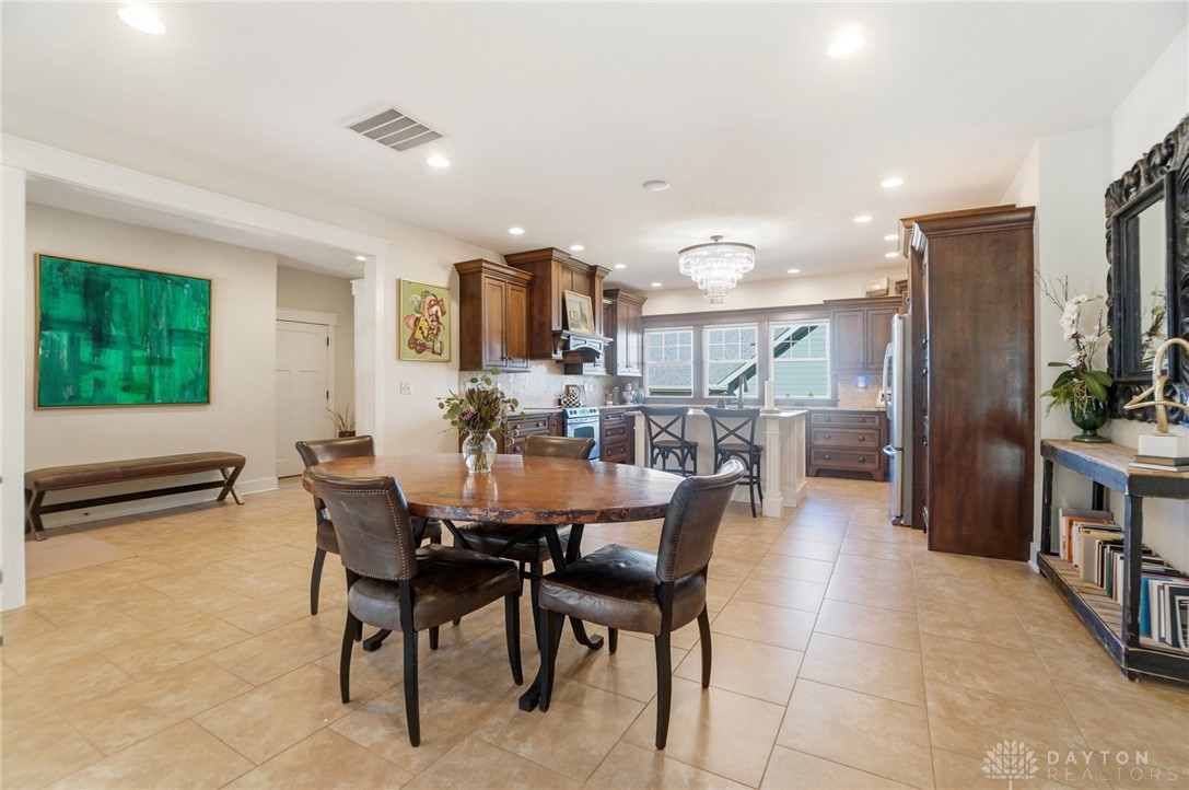 Oakwood, Ohio, 45409, United States, 3 Bedrooms Bedrooms, ,3 BathroomsBathrooms,Residential,For Sale,1991510