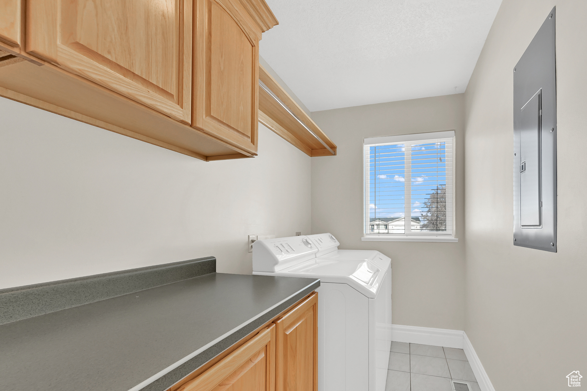 Hyrum, Utah, 84319, United States, 5 Bedrooms Bedrooms, ,3 BathroomsBathrooms,Residential,For Sale,1729547