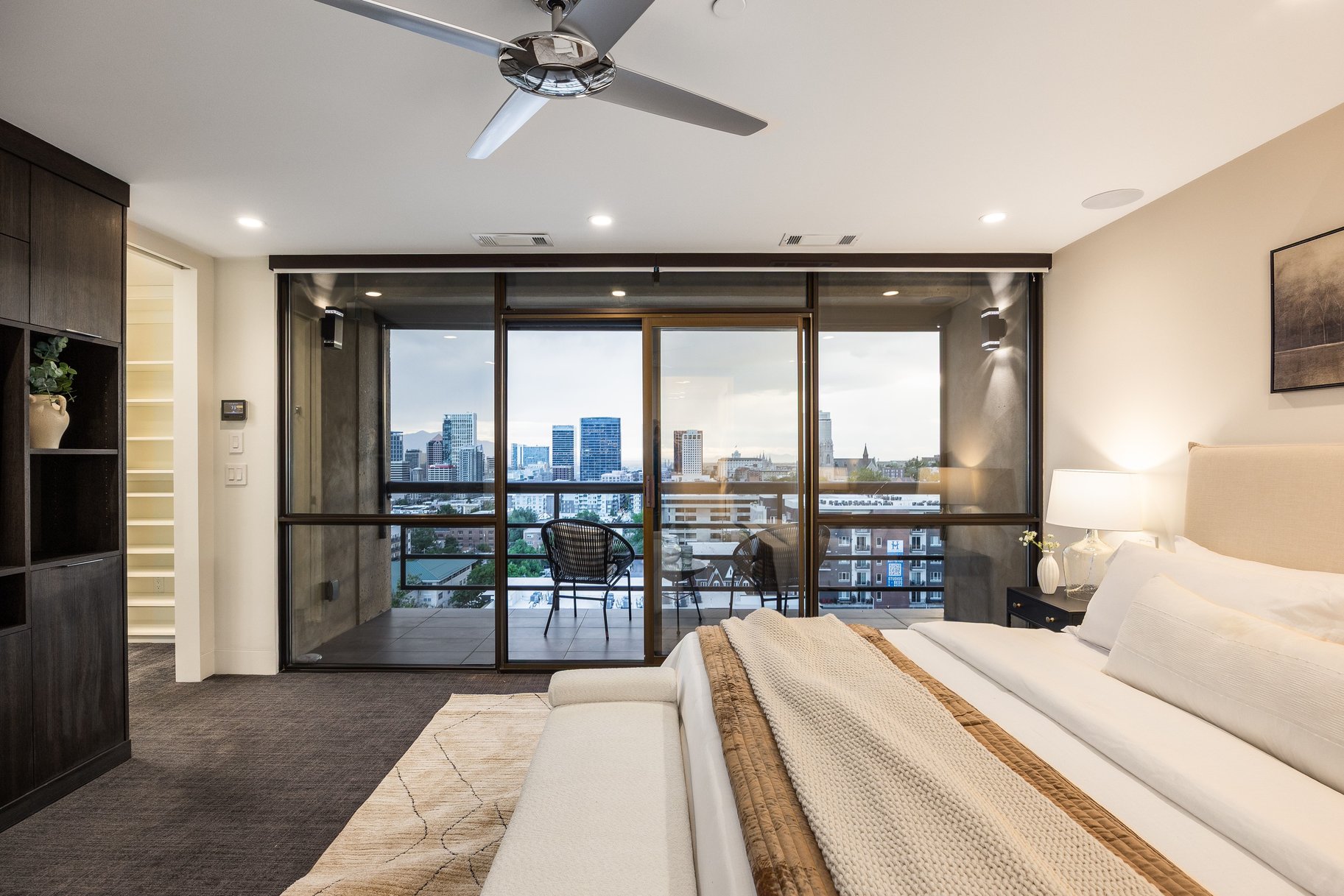  Corner Residence with Towering Views of Salt Lake City - 物件實景