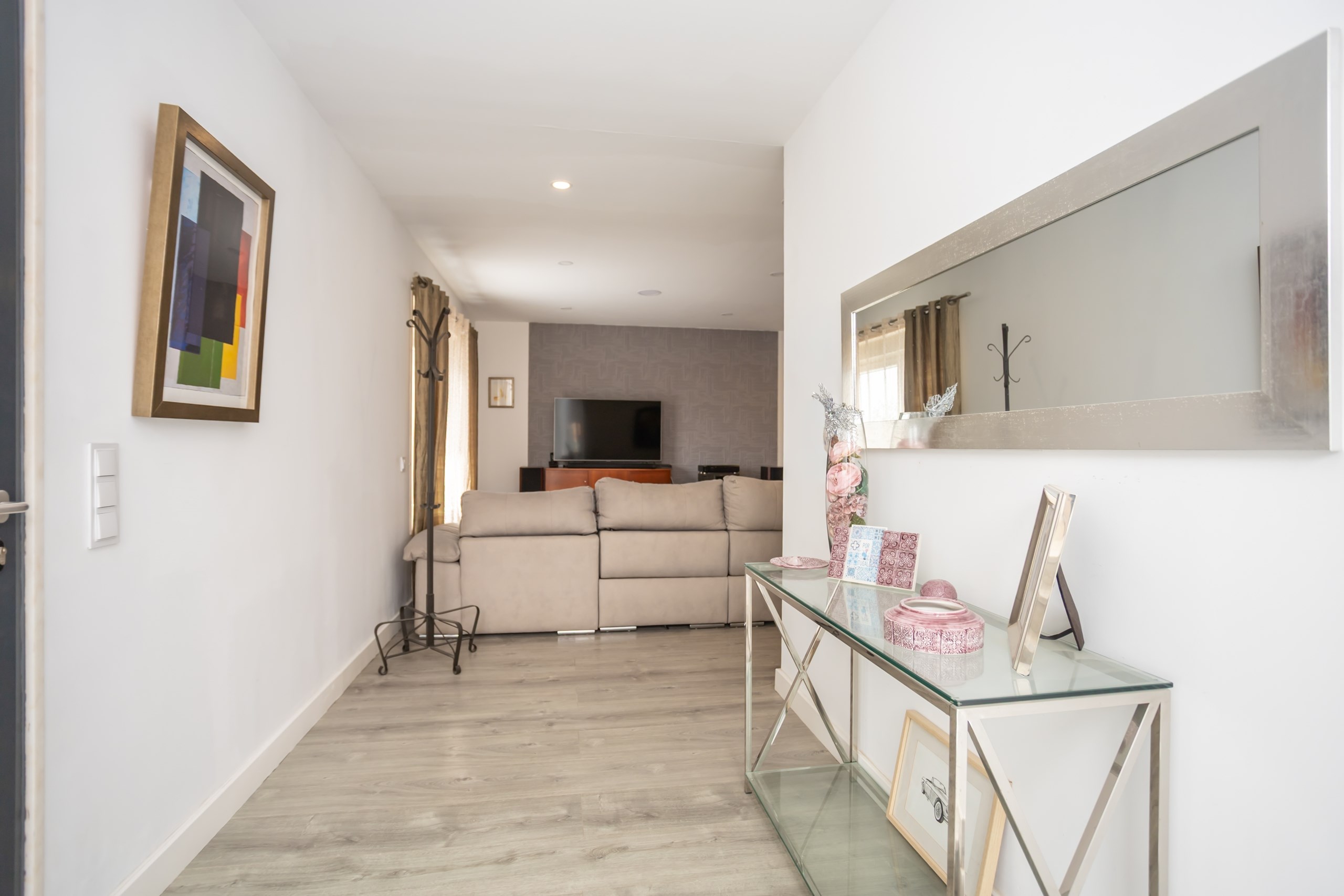 Loures, Lisbon, 2670-560, PT, 5 Bedrooms Bedrooms, ,3 BathroomsBathrooms,Residential,For Sale,1989673