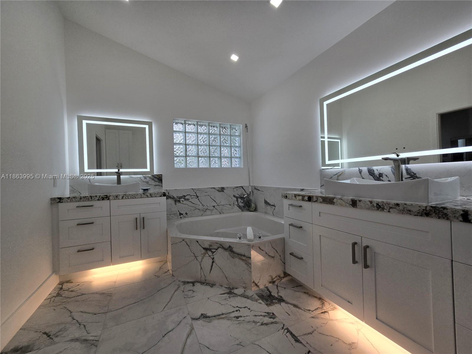 Pembroke Pines, Florida, 33027, United States, 3 Bedrooms Bedrooms, ,2 BathroomsBathrooms,Residential,For Sale,1924651
