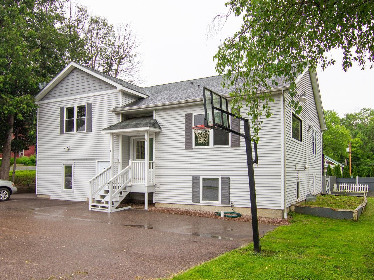 Winooski, Vermont, 05404, United States, 4 Bedrooms Bedrooms, ,3 BathroomsBathrooms,Residential,For Sale,1849618