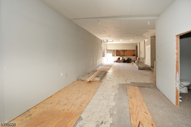 Paterson City, New Jersey, 07504, United States, 10 Bedrooms Bedrooms, ,3 BathroomsBathrooms,Residential,For Sale,1988111