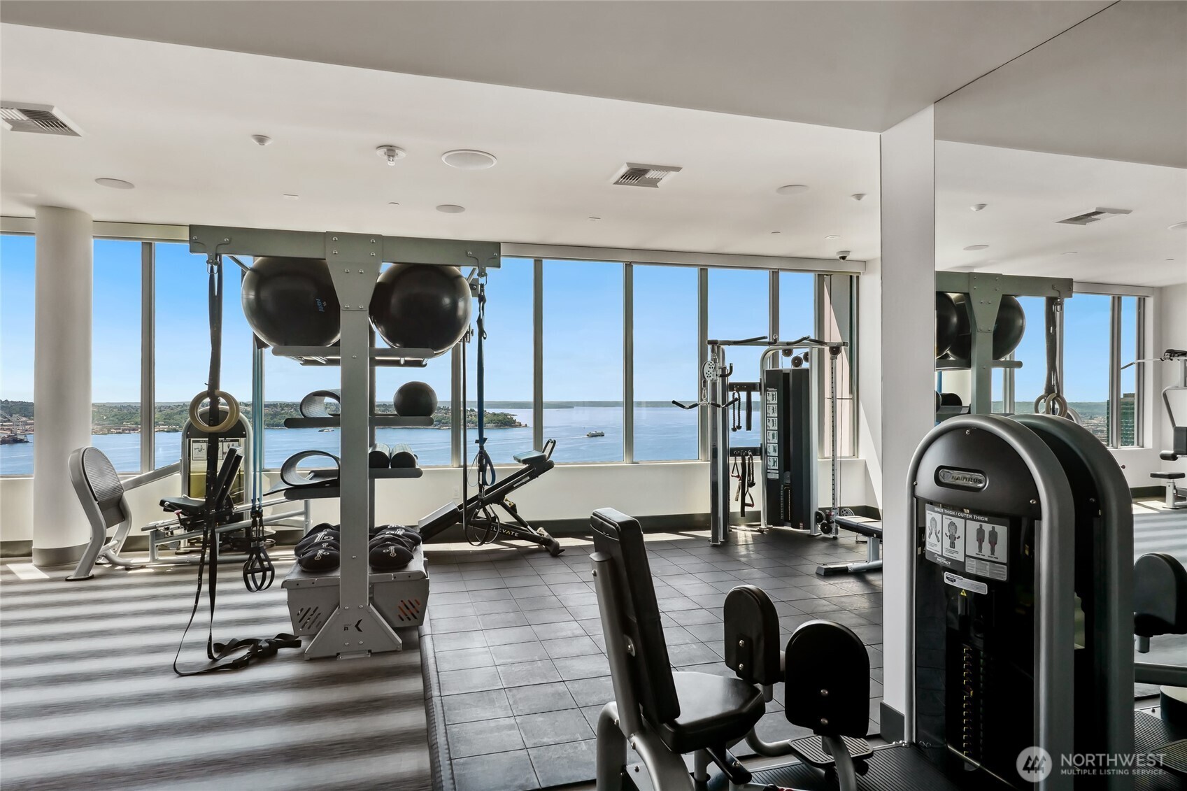 Seattle, Washington, 98121, United States, 1 Bedroom Bedrooms, ,Residential,For Sale,1826957