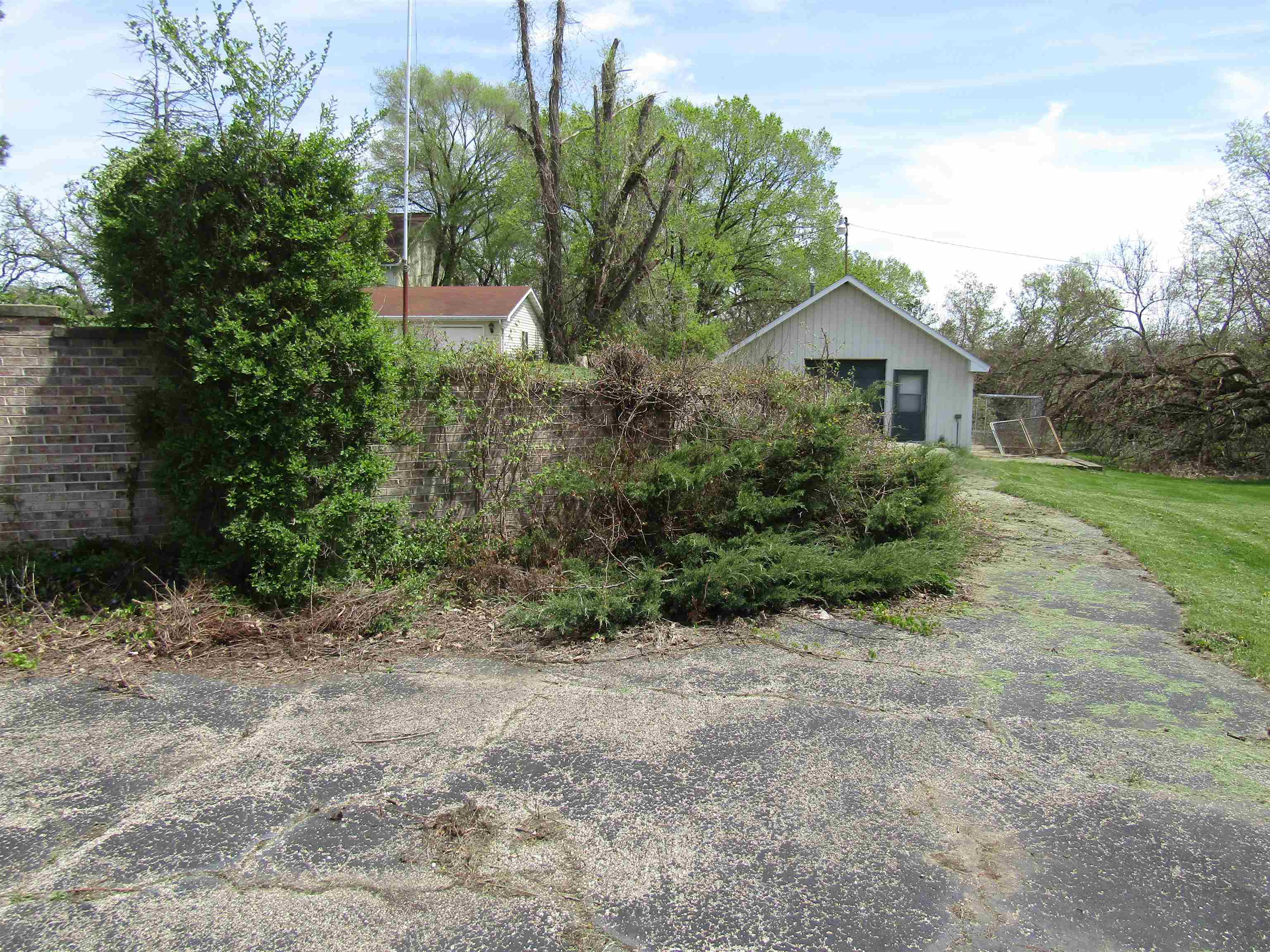 Beloit, Wisconsin, 53511, United States, 6 Bedrooms Bedrooms, ,5 BathroomsBathrooms,Residential,For Sale,1923330