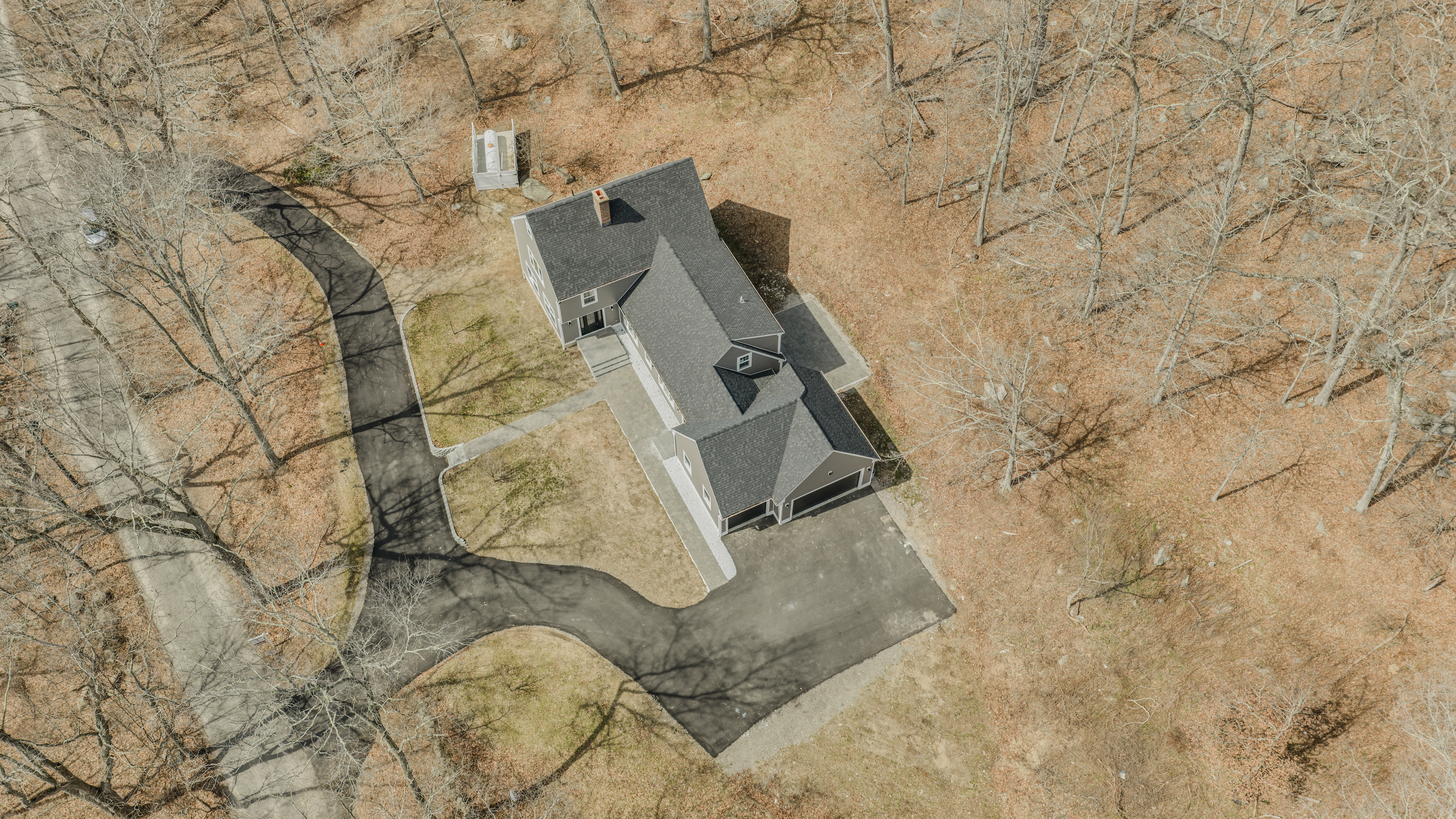 Beautiful and Spacious Colonial Home on 2.55 Acres - 物件實景