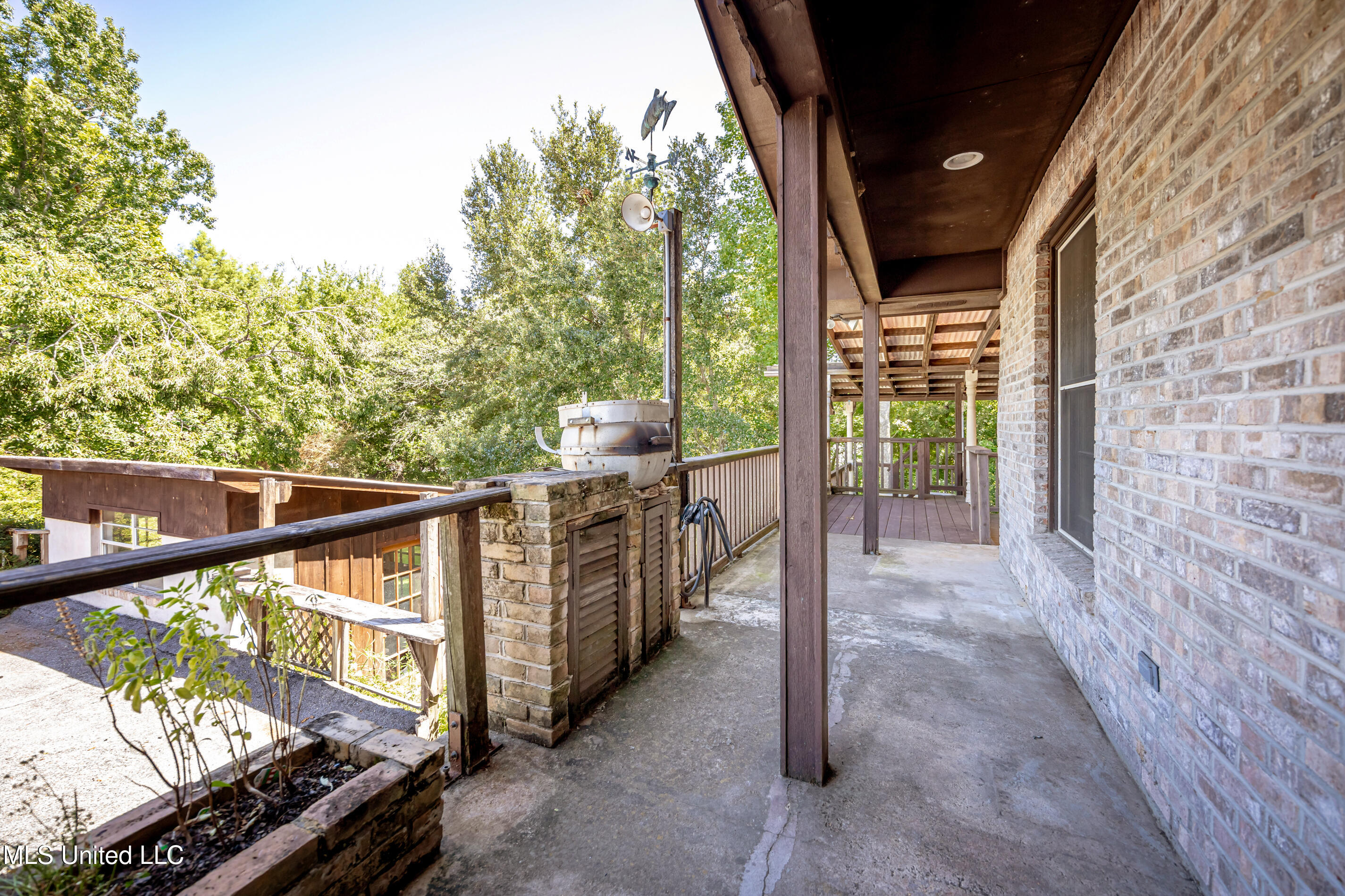 Ocean Springs, Mississippi, 39564, United States, 3 Bedrooms Bedrooms, ,3 BathroomsBathrooms,Residential,For Sale,1903607