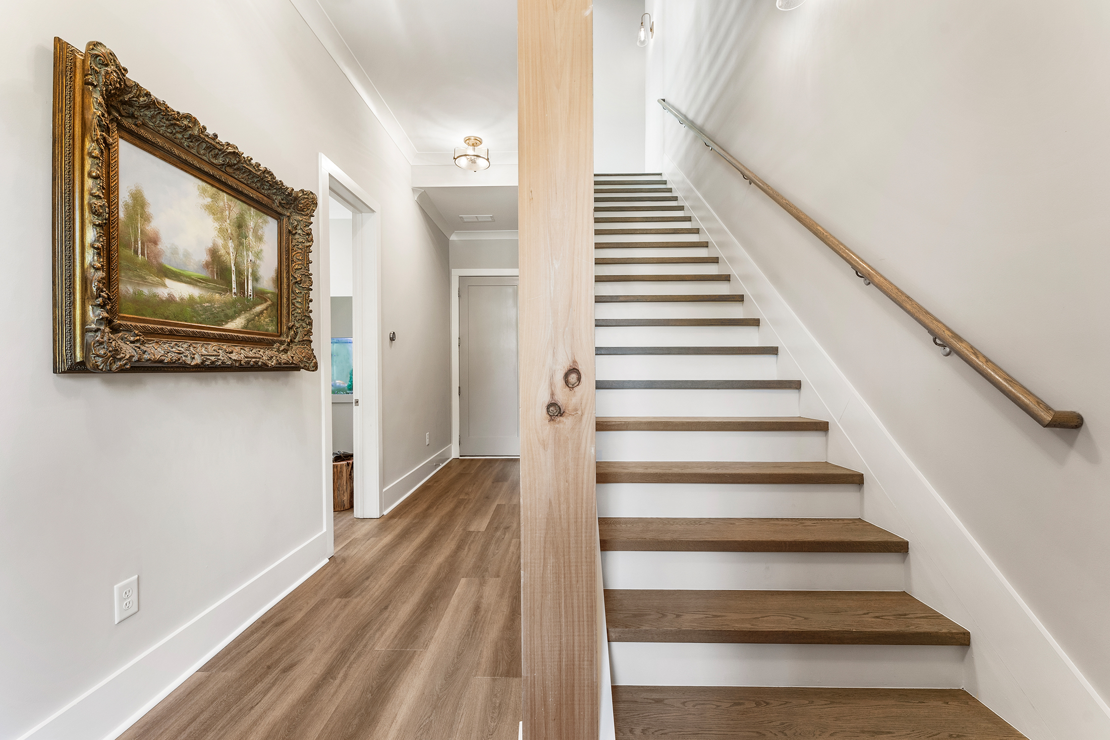 Charming Four-Level Townhome with Rooftop Retreat - 物件實景