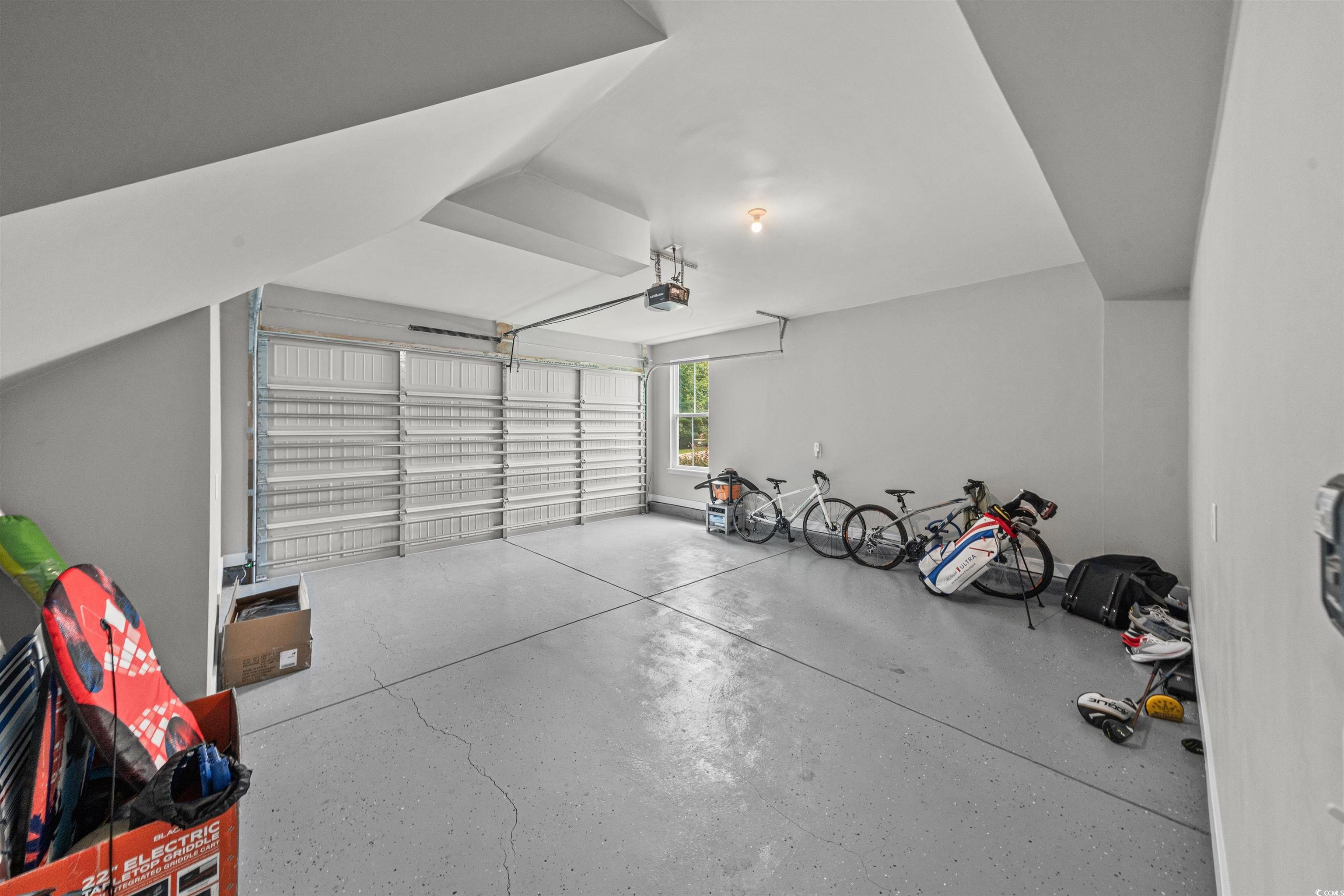 North Myrtle Beach, South Carolina, 29582, United States, 4 Bedrooms Bedrooms, ,5 BathroomsBathrooms,Residential,For Sale,1930380