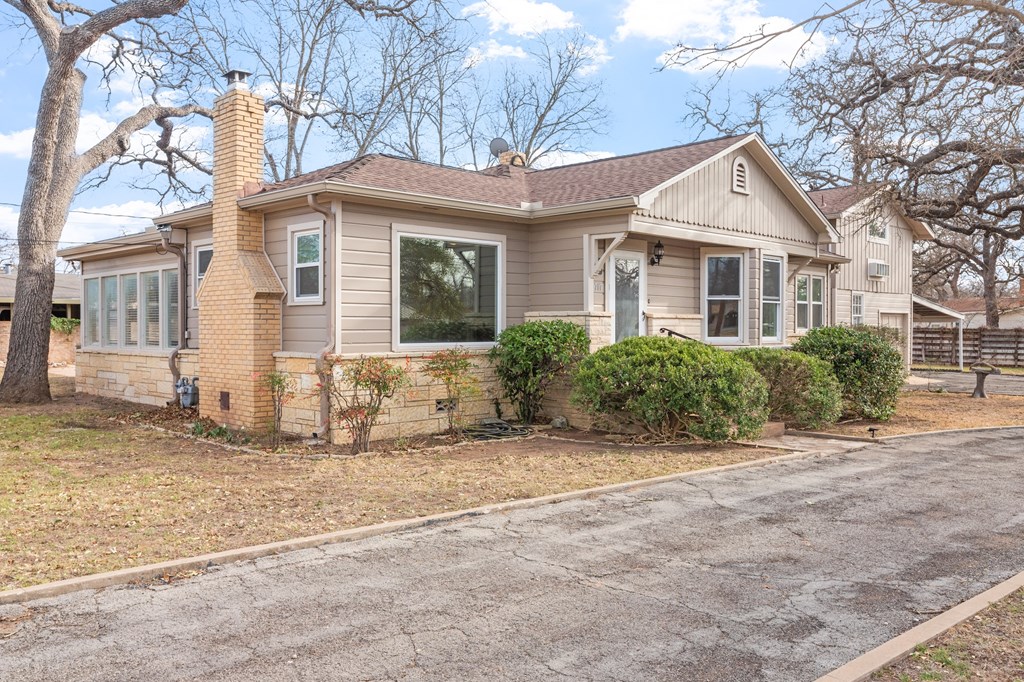 Fredericksburg, Texas, 78624, United States, 4 Bedrooms Bedrooms, ,4 BathroomsBathrooms,Residential,For Sale,2025844