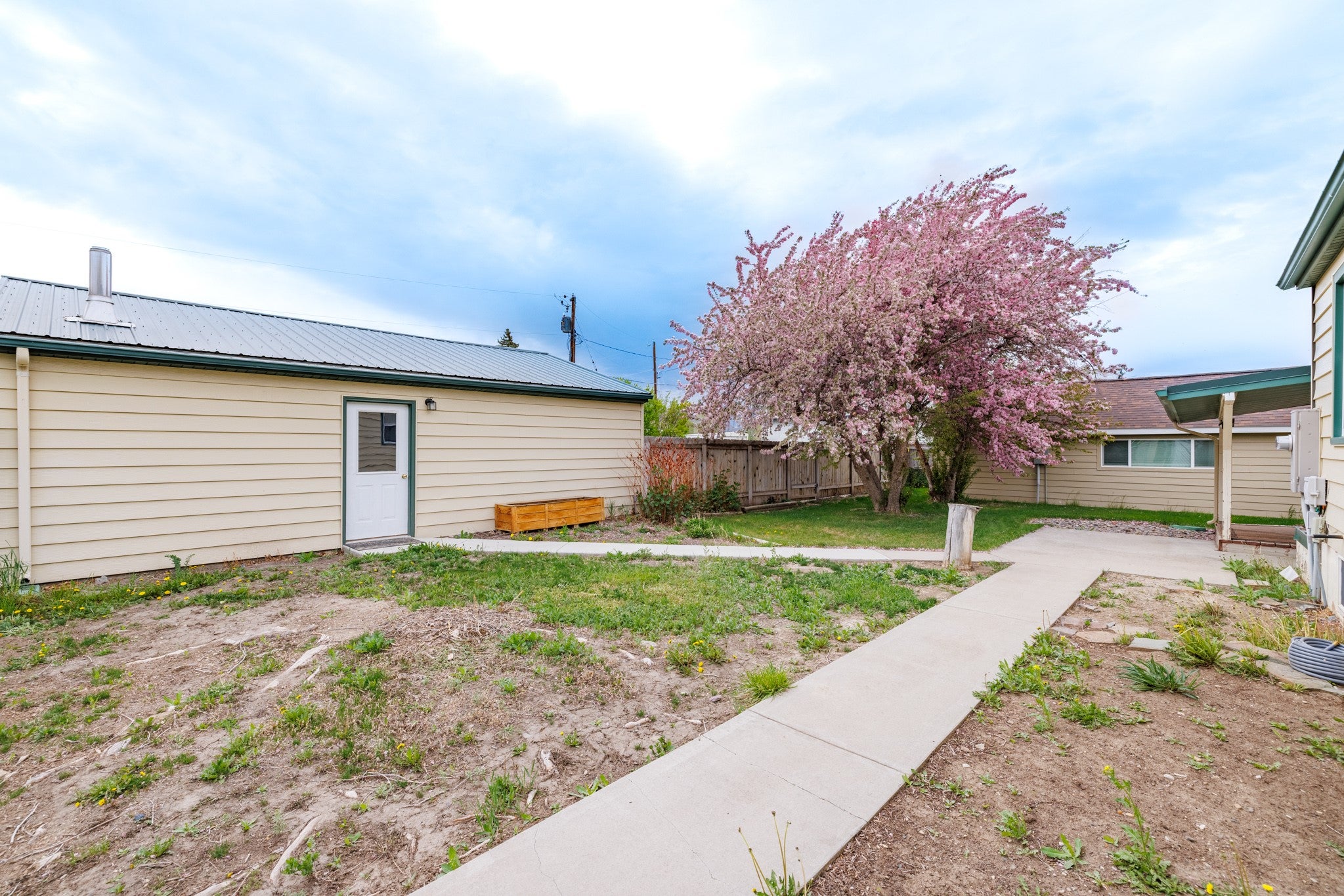 Helena, Montana, 59602, United States, 3 Bedrooms Bedrooms, ,2 BathroomsBathrooms,Residential,For Sale,1837520