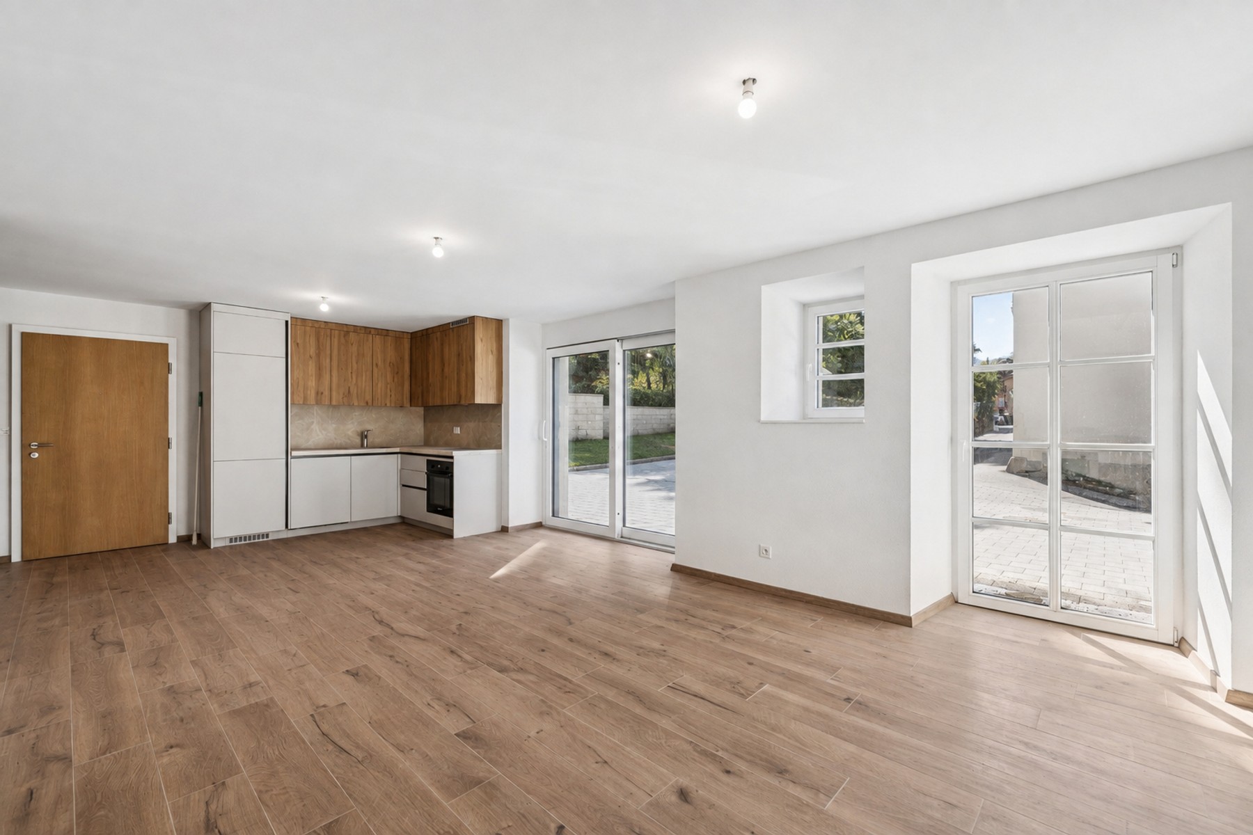  Charming, renovated 2.5-room apartment with a private garden – Brent / Montreux - 物件實景