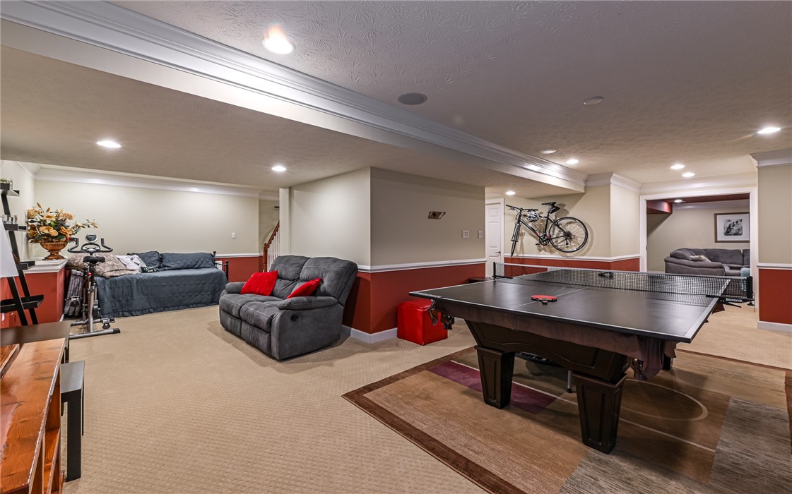 Adams Twp, Pennsylvania, 16046, United States, 4 Bedrooms Bedrooms, ,4 BathroomsBathrooms,Residential,For Sale,1827880