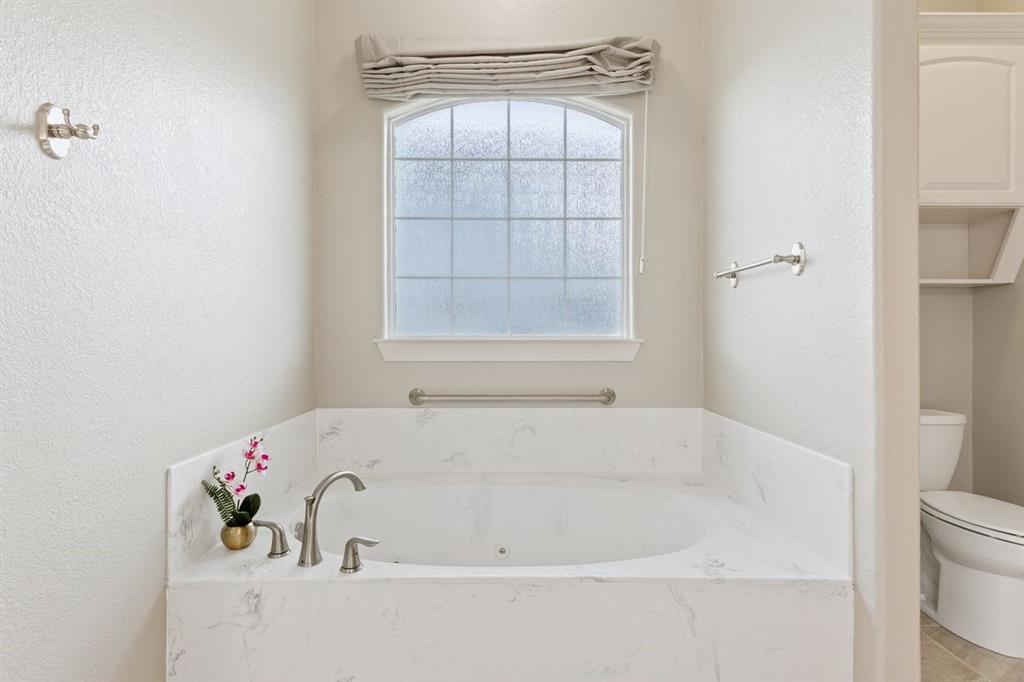 Woodway, Texas, 76712, United States, 3 Bedrooms Bedrooms, ,3 BathroomsBathrooms,Residential,For Sale,1927534