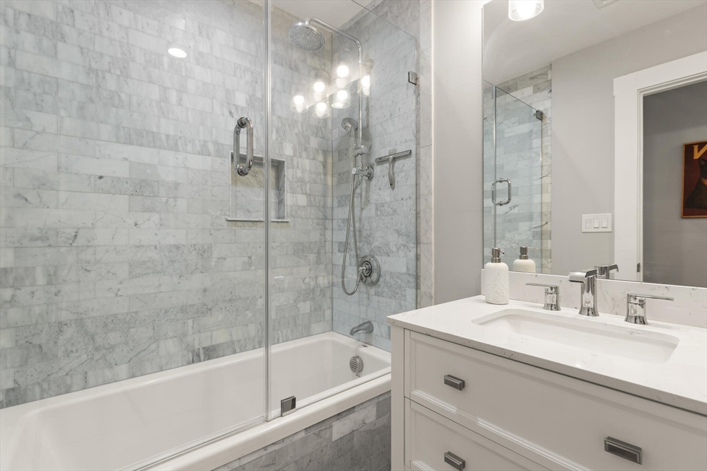 Boston, Massachusetts, 02128, United States, 2 Bedrooms Bedrooms, ,2 BathroomsBathrooms,Residential,For Sale,1925542
