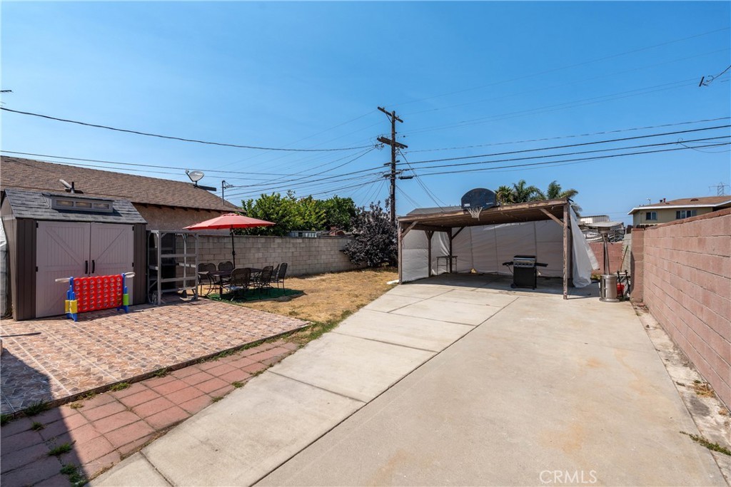 Los Angeles, California, 90059, United States, 4 Bedrooms Bedrooms, ,2 BathroomsBathrooms,Residential,For Sale,1929062
