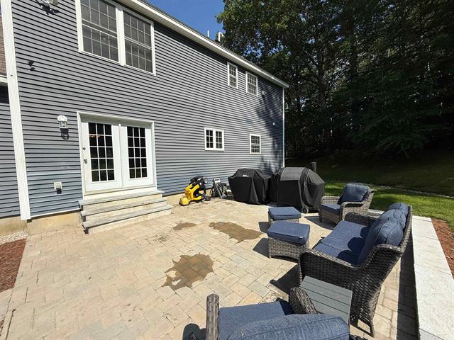 Weare, New Hampshire, 03281, United States, 3 Bedrooms Bedrooms, ,2 BathroomsBathrooms,Residential,For Sale,1979448