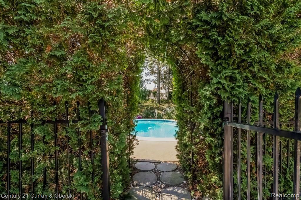 Farmington Hills, Michigan, 48331, United States, 6 Bedrooms Bedrooms, ,7 BathroomsBathrooms,Residential,For Sale,1914340