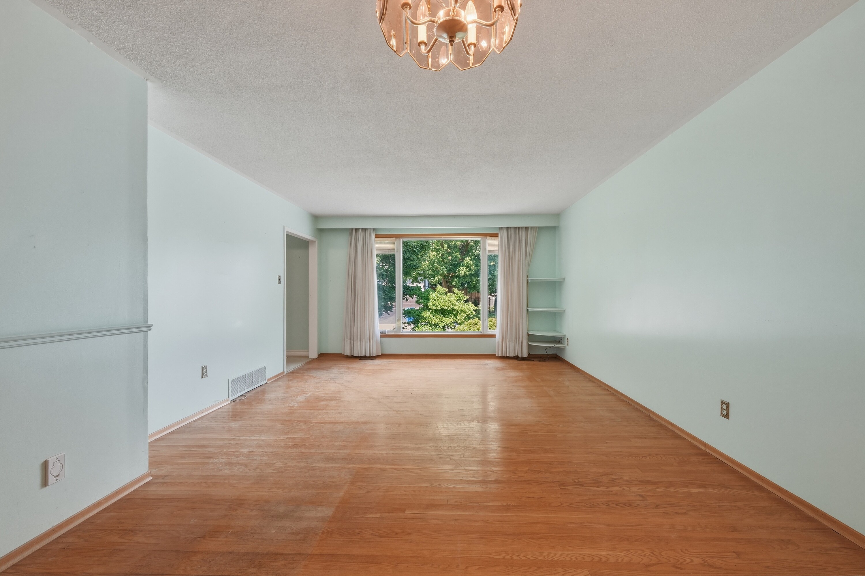  Detached Bungalow - 物件實景