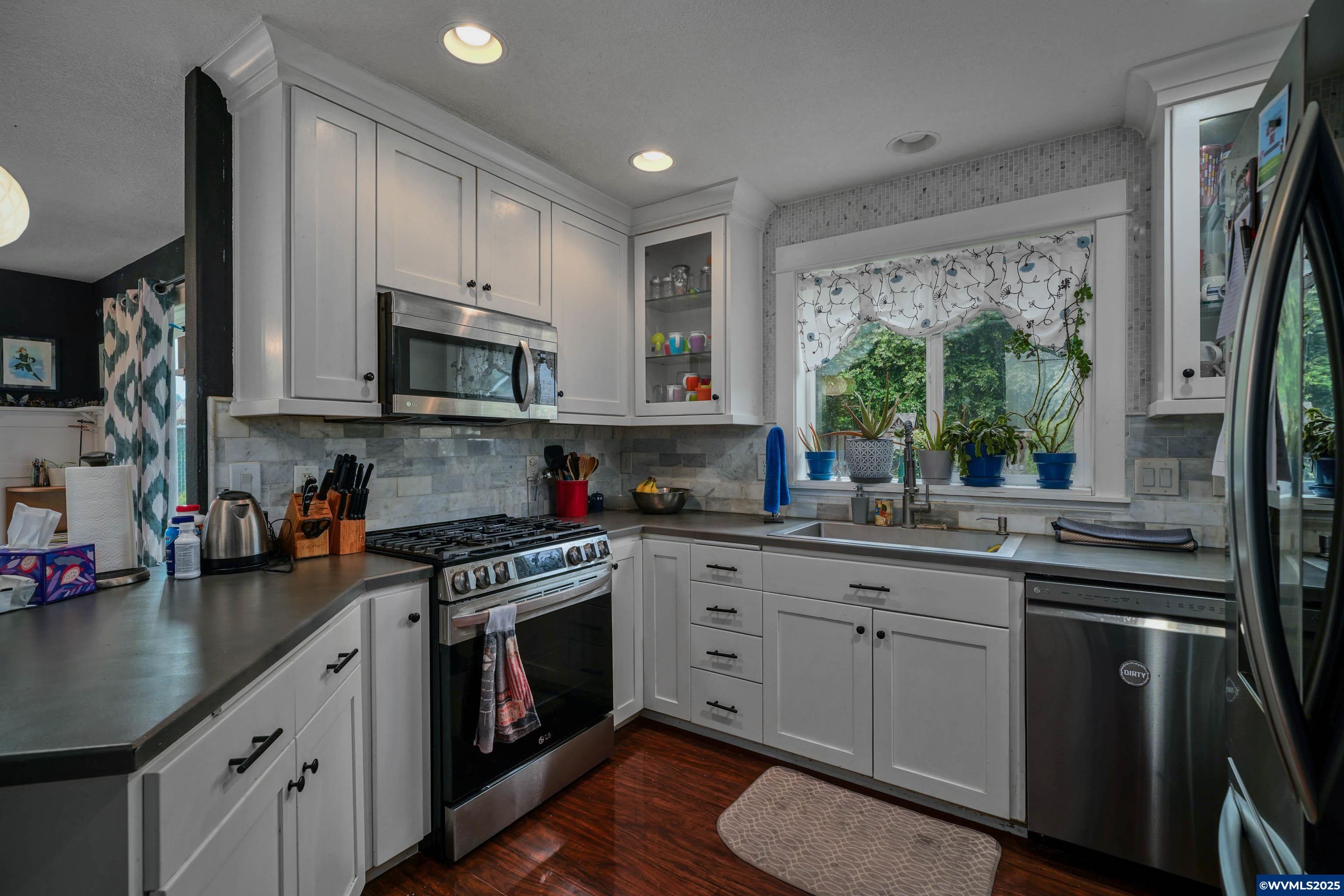 Keizer, Oregon, 97303, United States, 3 Bedrooms Bedrooms, ,3 BathroomsBathrooms,Residential,For Sale,1890853