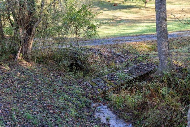 Murphy, North Carolina, 28906, United States, 4 Bedrooms Bedrooms, ,4 BathroomsBathrooms,Residential,For Sale,1989693