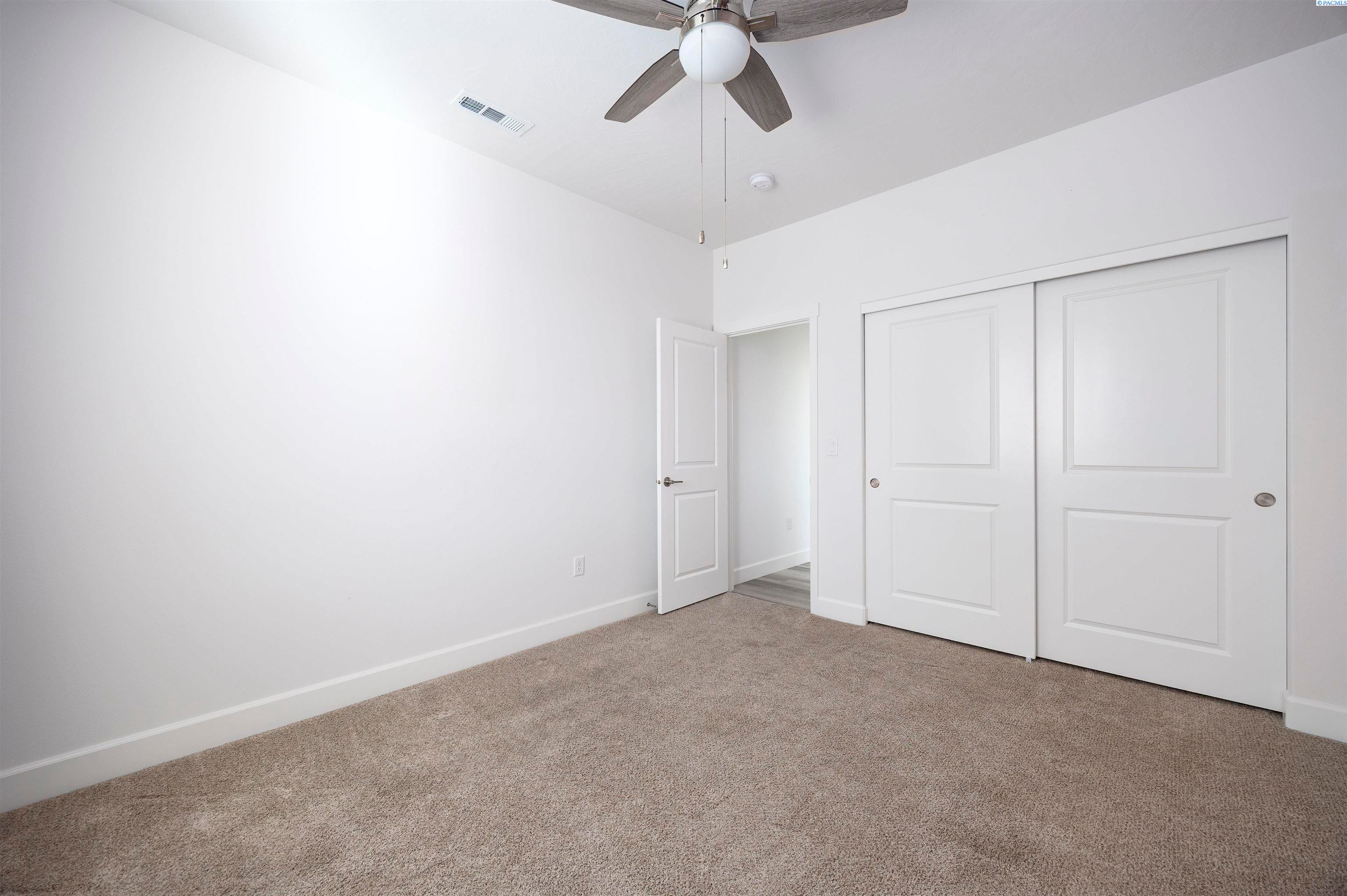 Pasco, Washington, 99301, United States, 4 Bedrooms Bedrooms, ,2 BathroomsBathrooms,Residential,For Sale,1978542