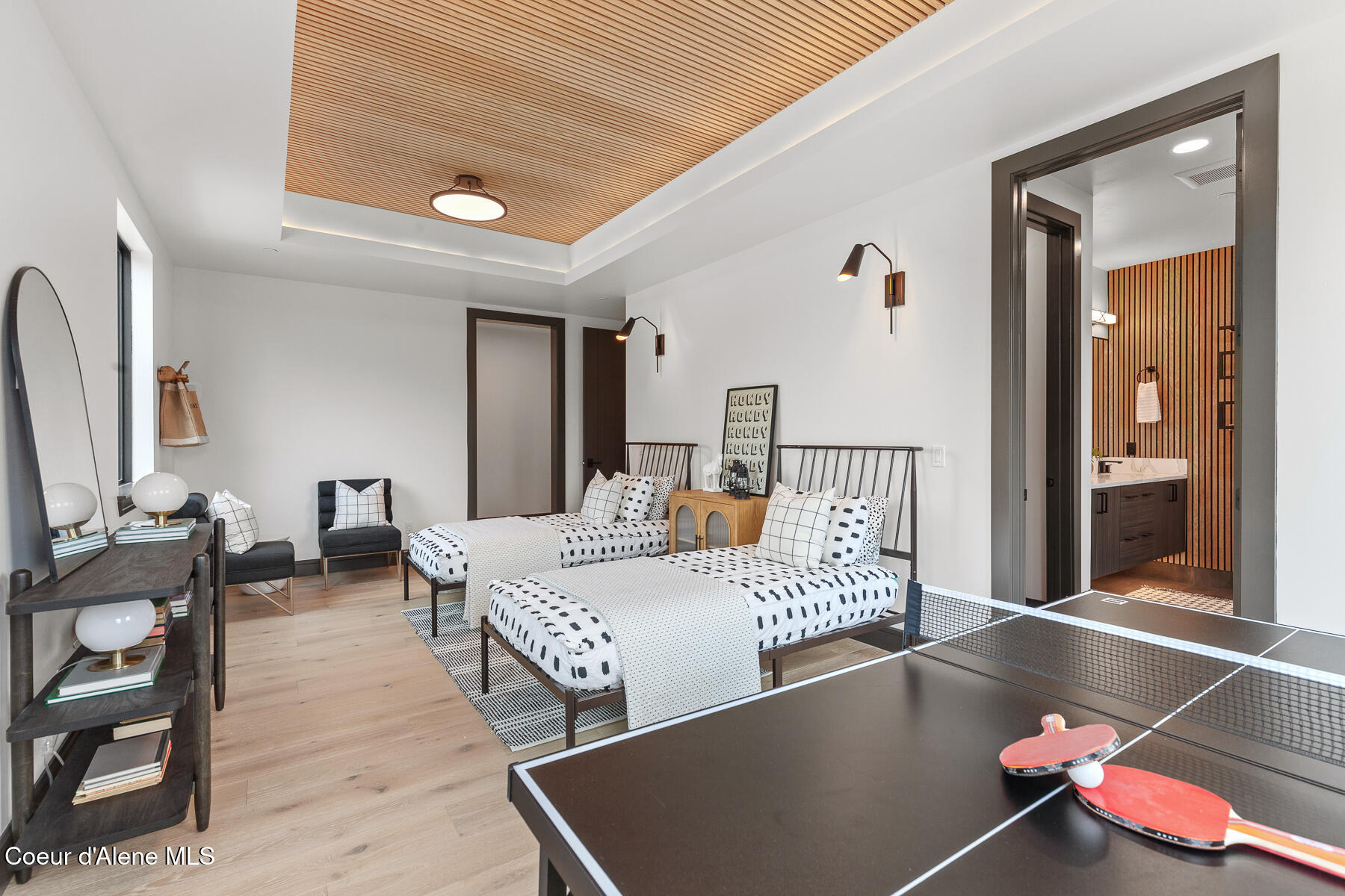 Coeur d'Alene, Idaho, 83814, United States, 3 Bedrooms Bedrooms, ,4 BathroomsBathrooms,Residential,For Sale,2017991