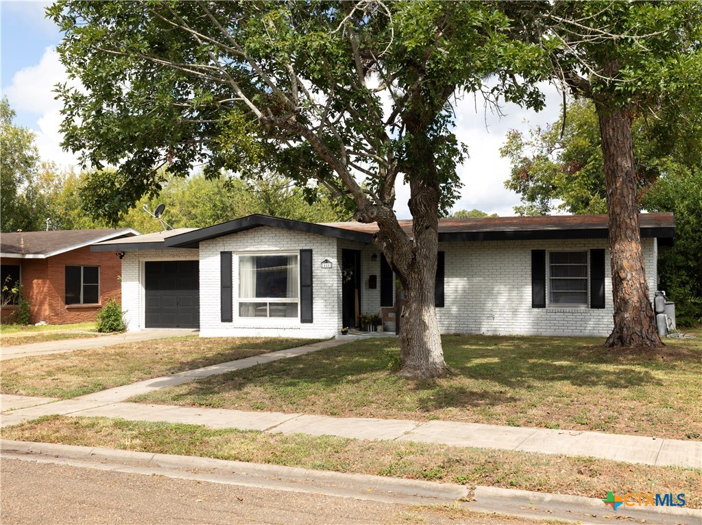 Dahlia Ln, Victoria, TX 77904 #1