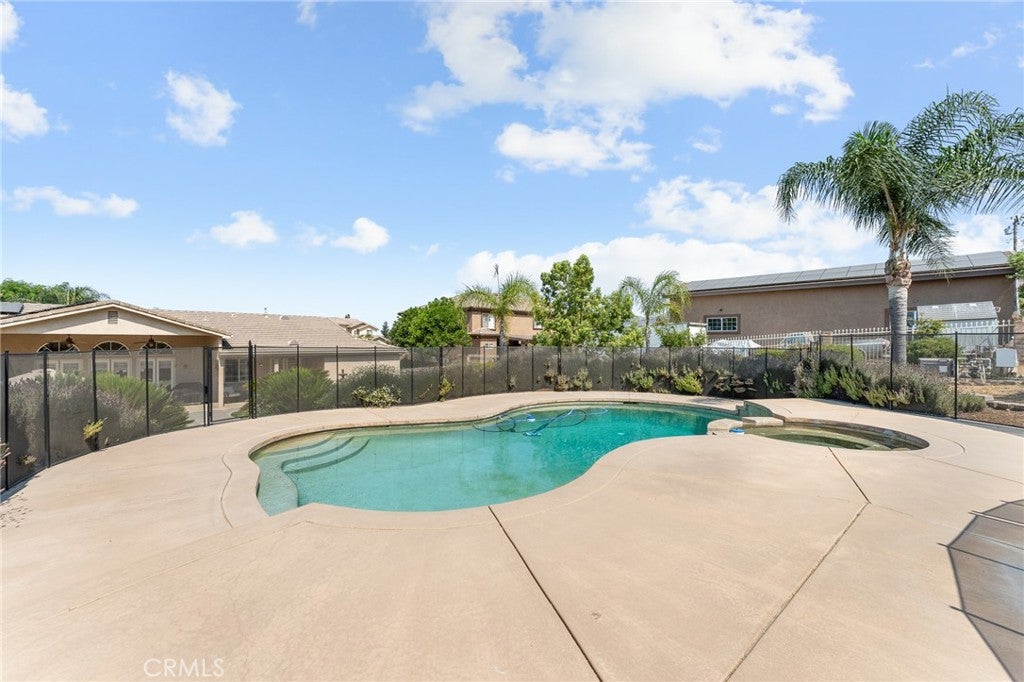 Yucaipa, California, 92399, United States, 4 Bedrooms Bedrooms, ,3 BathroomsBathrooms,Residential,For Sale,1895325