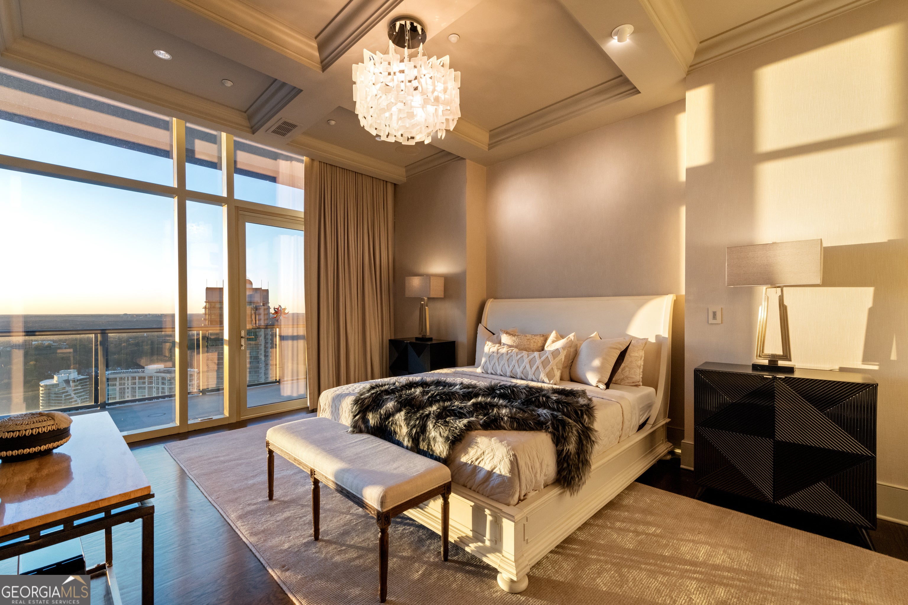Atlanta, Georgia, 30326, United States, 3 Bedrooms Bedrooms, ,4 BathroomsBathrooms,Residential,For Sale,1858951