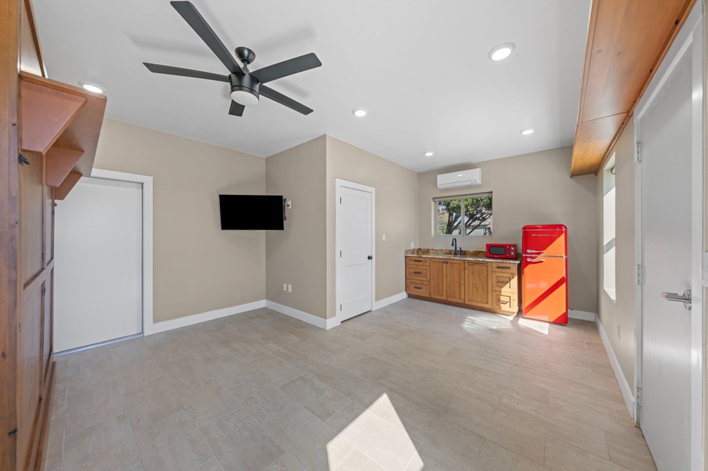 Kerrville, Texas, 78028, United States, 4 Bedrooms Bedrooms, ,5 BathroomsBathrooms,Residential,For Sale,1740072