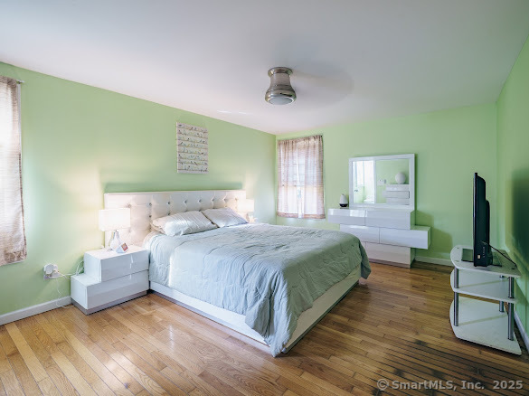 Orange, Connecticut, 06477, United States, 2 Bedrooms Bedrooms, ,2 BathroomsBathrooms,Residential,For Sale,1867599