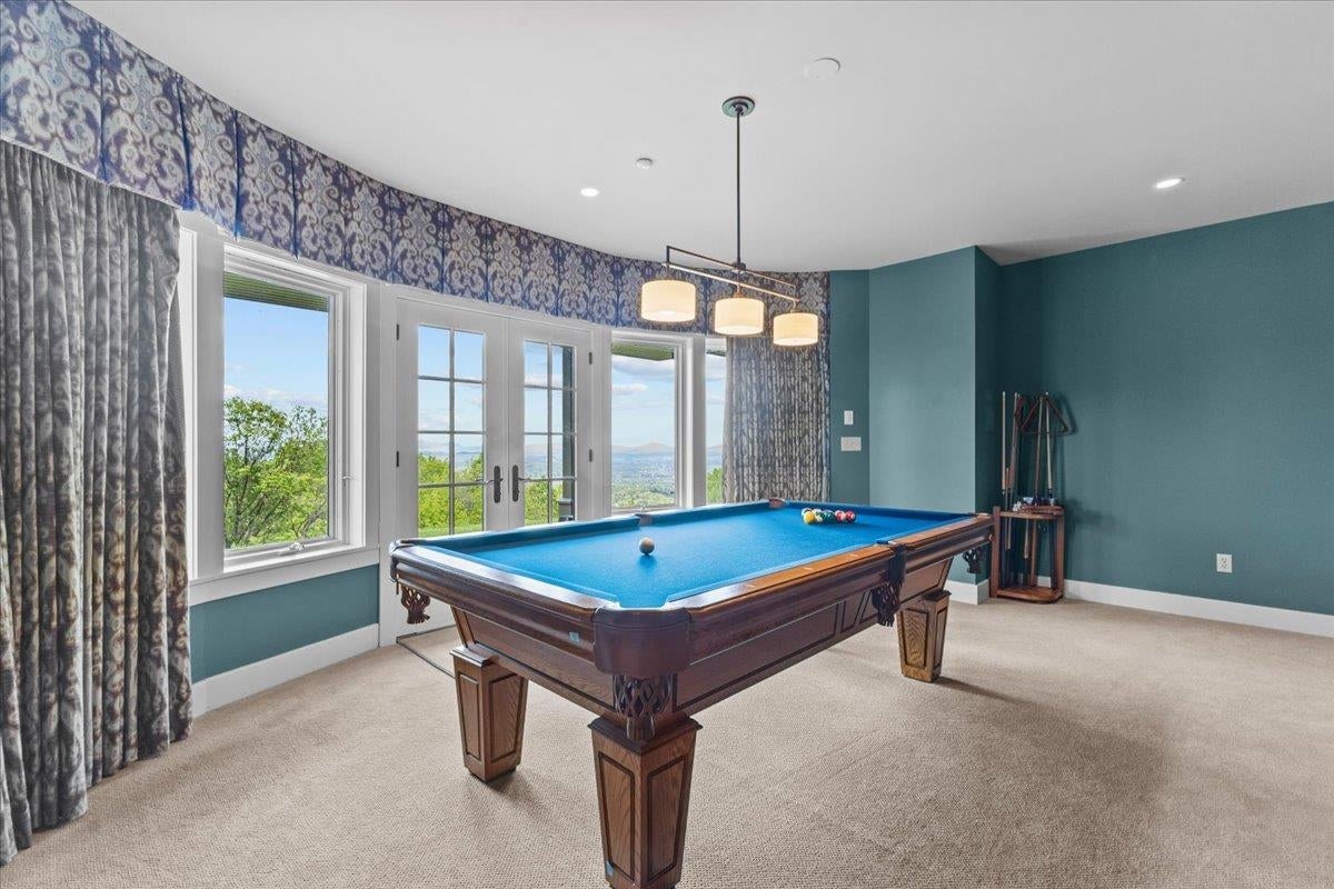 Stowe, Vermont, 05672, United States, 4 Bedrooms Bedrooms, ,6 BathroomsBathrooms,Residential,For Sale,1840116
